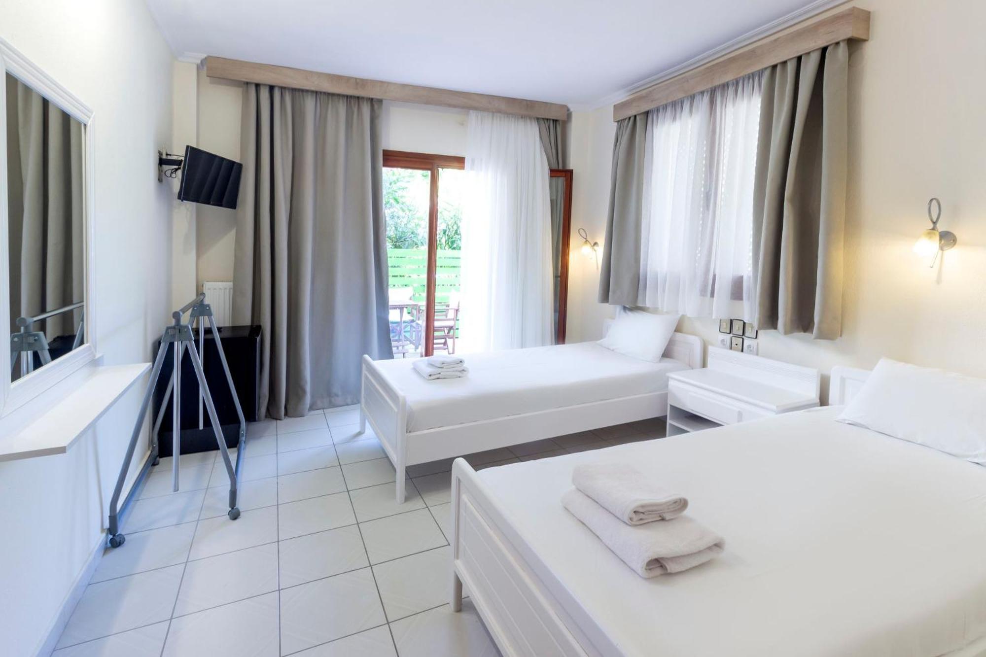 Hotel Odysseas Polychrono Pokoj fotografie